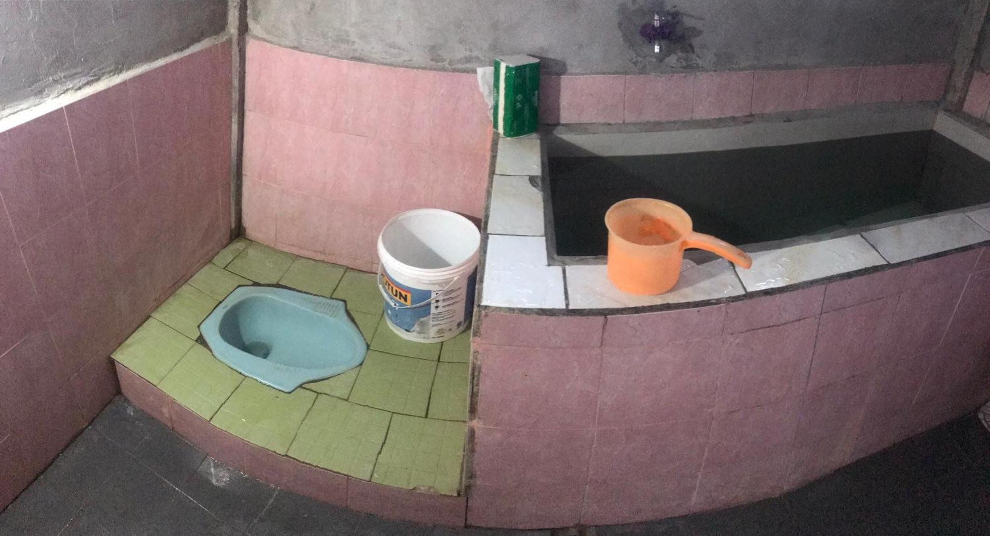 Ora Komodo Home Stay Exteriör bild