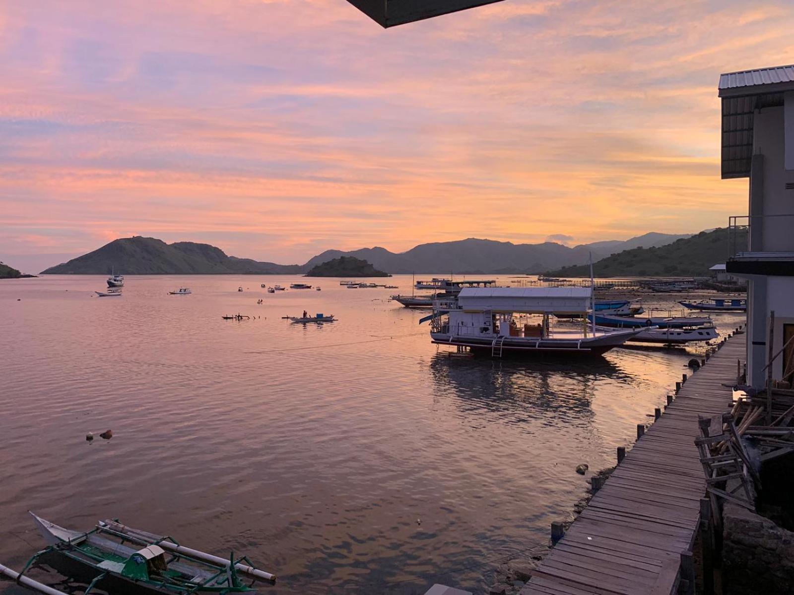 Ora Komodo Home Stay Exteriör bild