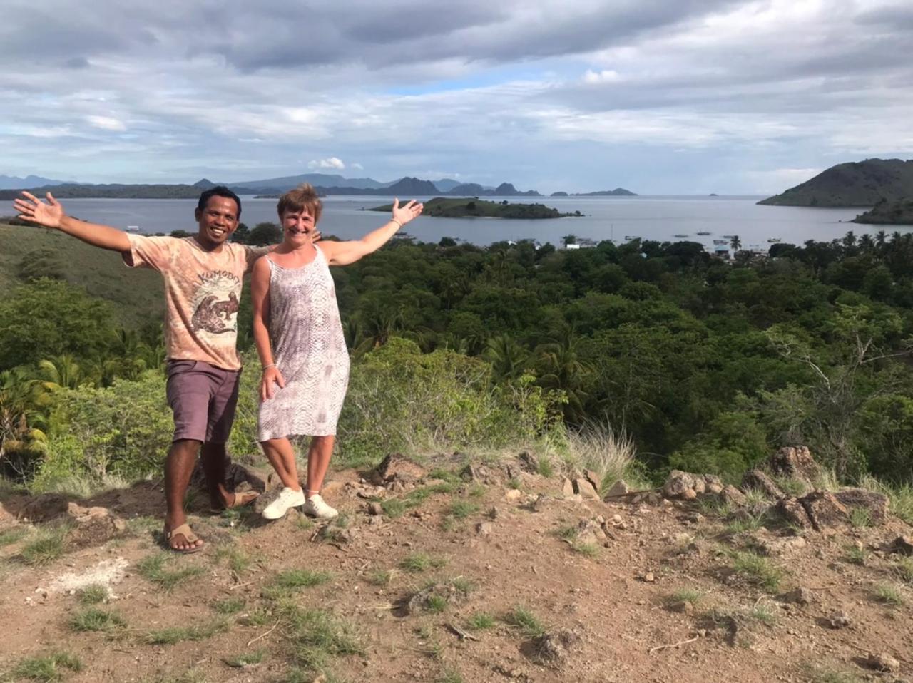 Ora Komodo Home Stay Exteriör bild