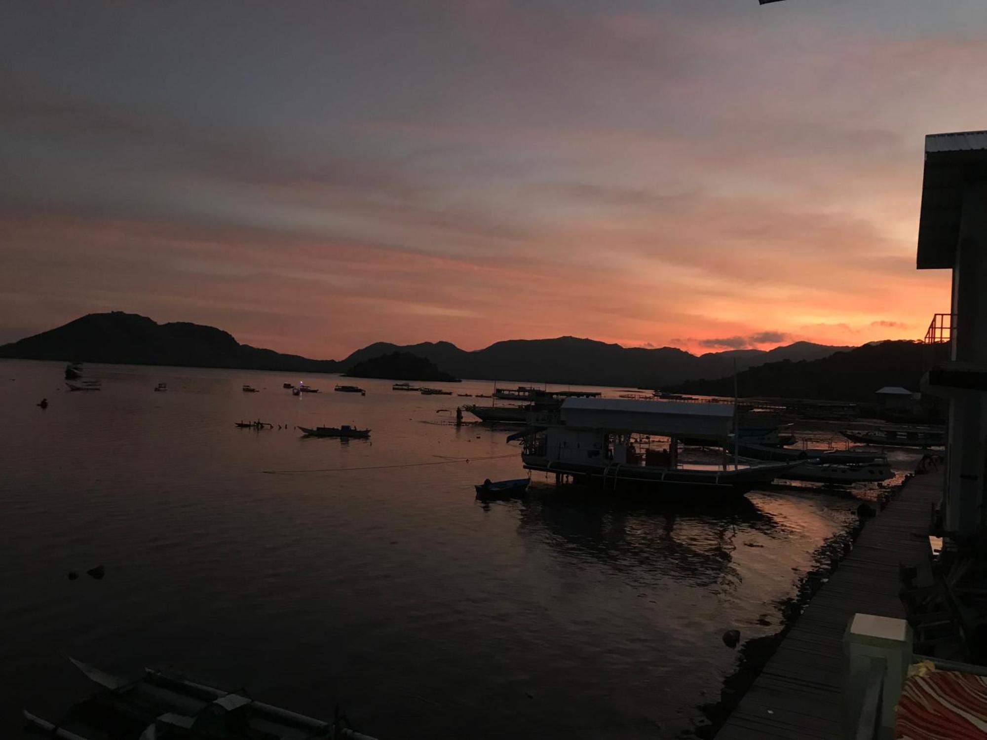 Ora Komodo Home Stay Exteriör bild
