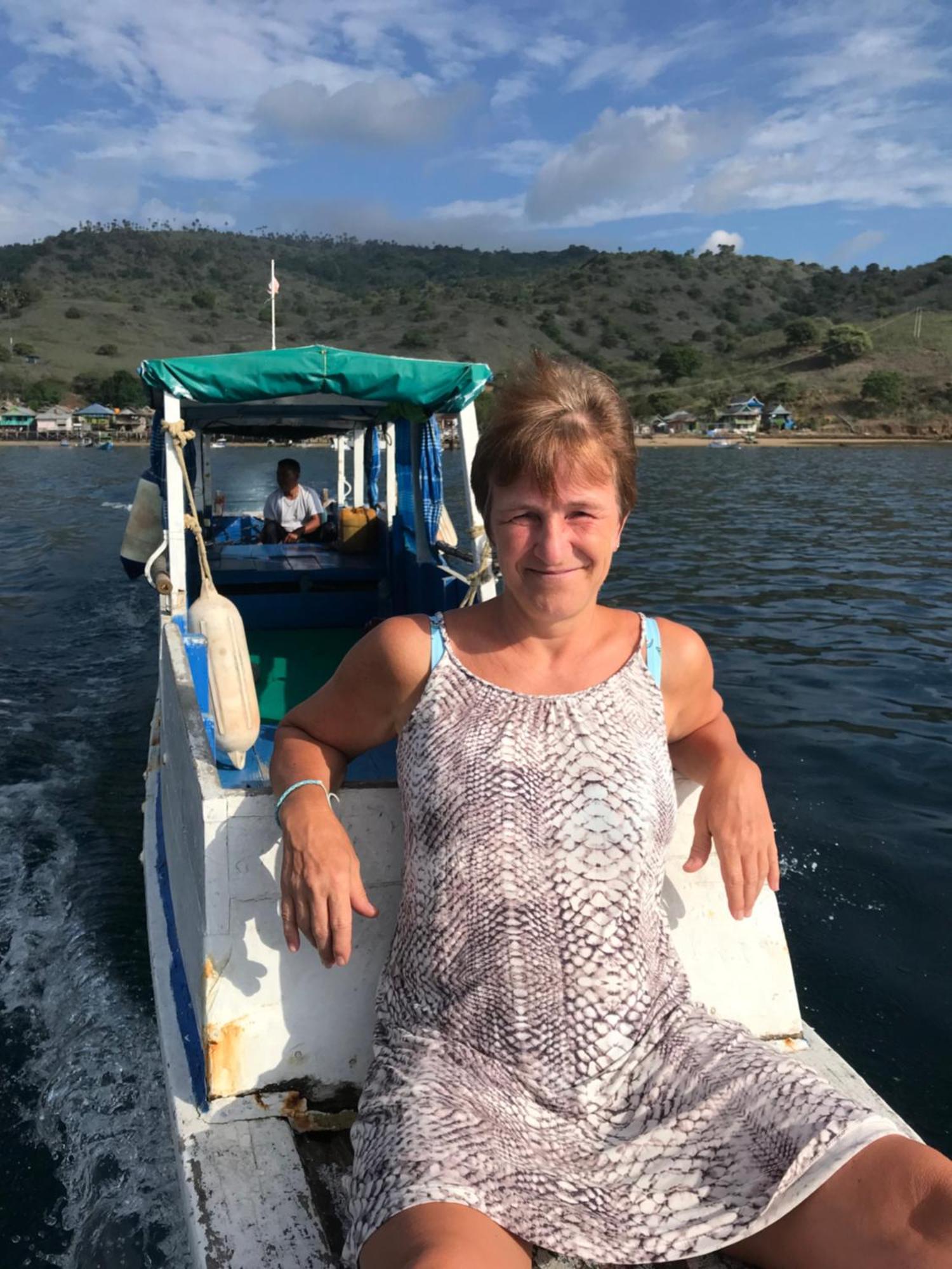 Ora Komodo Home Stay Exteriör bild