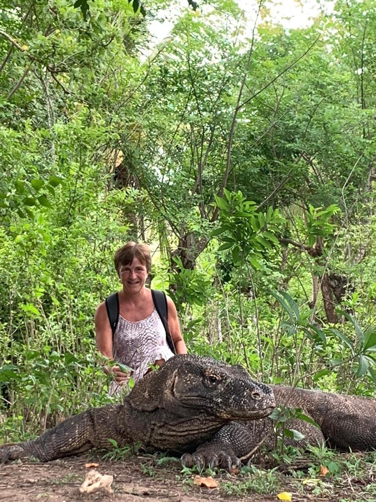 Ora Komodo Home Stay Exteriör bild