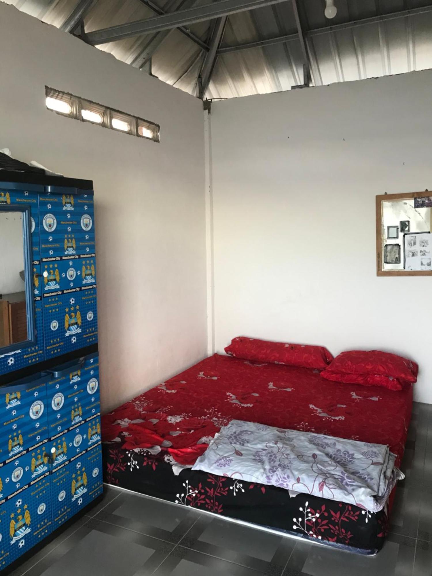 Ora Komodo Home Stay Exteriör bild